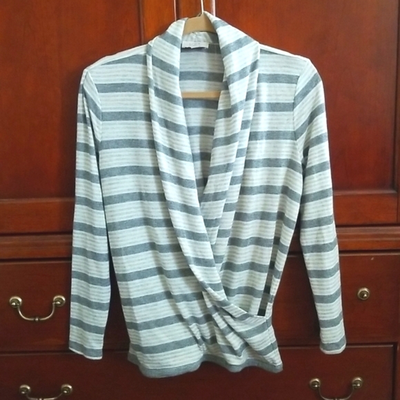 LOFT Outlets Petite Sweater - Size MP - Picture 1 of 11